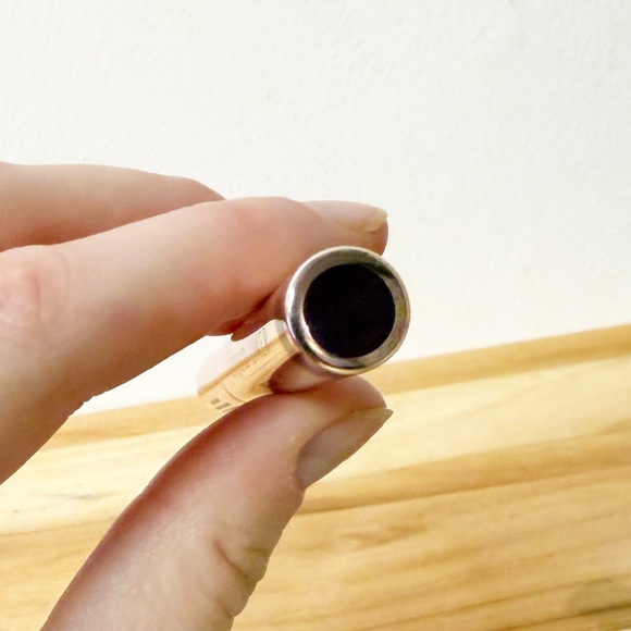 New! ANASTASIA BEVERLY HILLS Matte Liquid Eyeliner in Aubergine - Picture 3 of 5